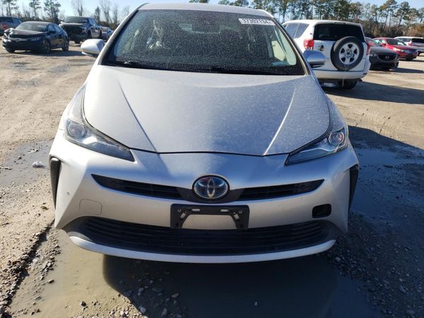 2019 TOYOTA PRIUS