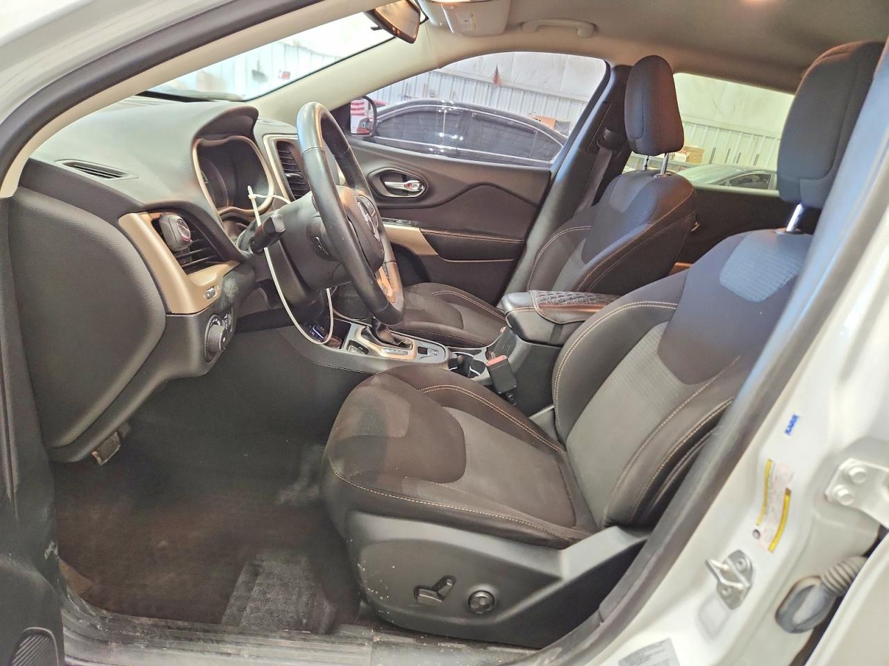 2017 JEEP CHEROKEE LATITUDE FWD