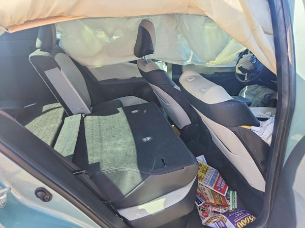 2017 TOYOTA PRIUS