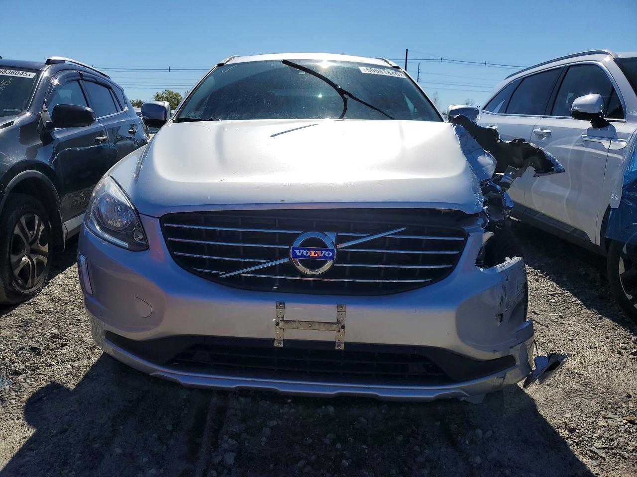 2015 VOLVO XC60 Premier (non R design)