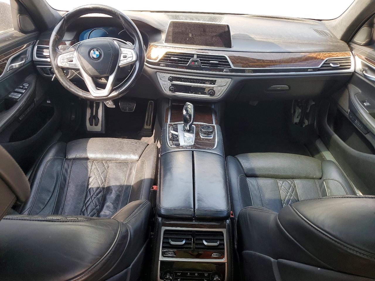 2018 BMW 750