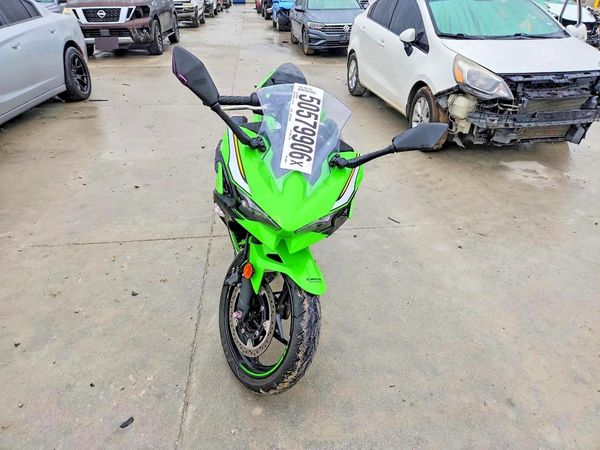 2025 KAWASAKI EX500