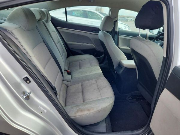 2017 HYUNDAI ELANTRA SE Base