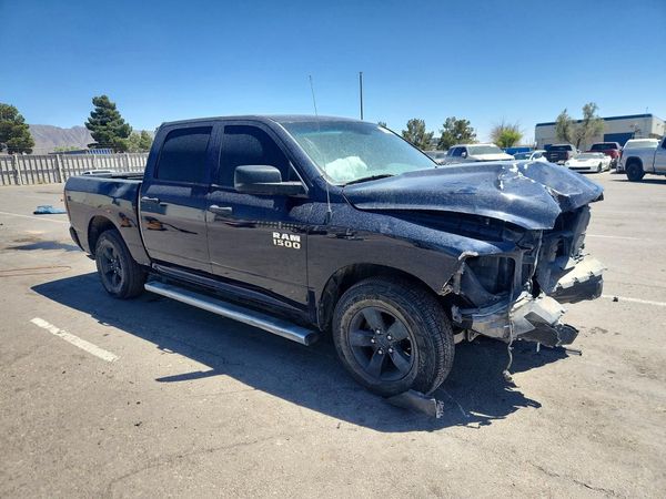 2018 RAM 1500 ST CREW CAB 4X2