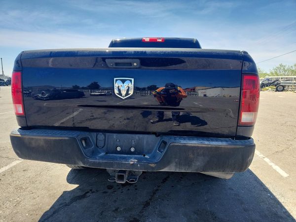 2018 RAM 1500 ST CREW CAB 4X2