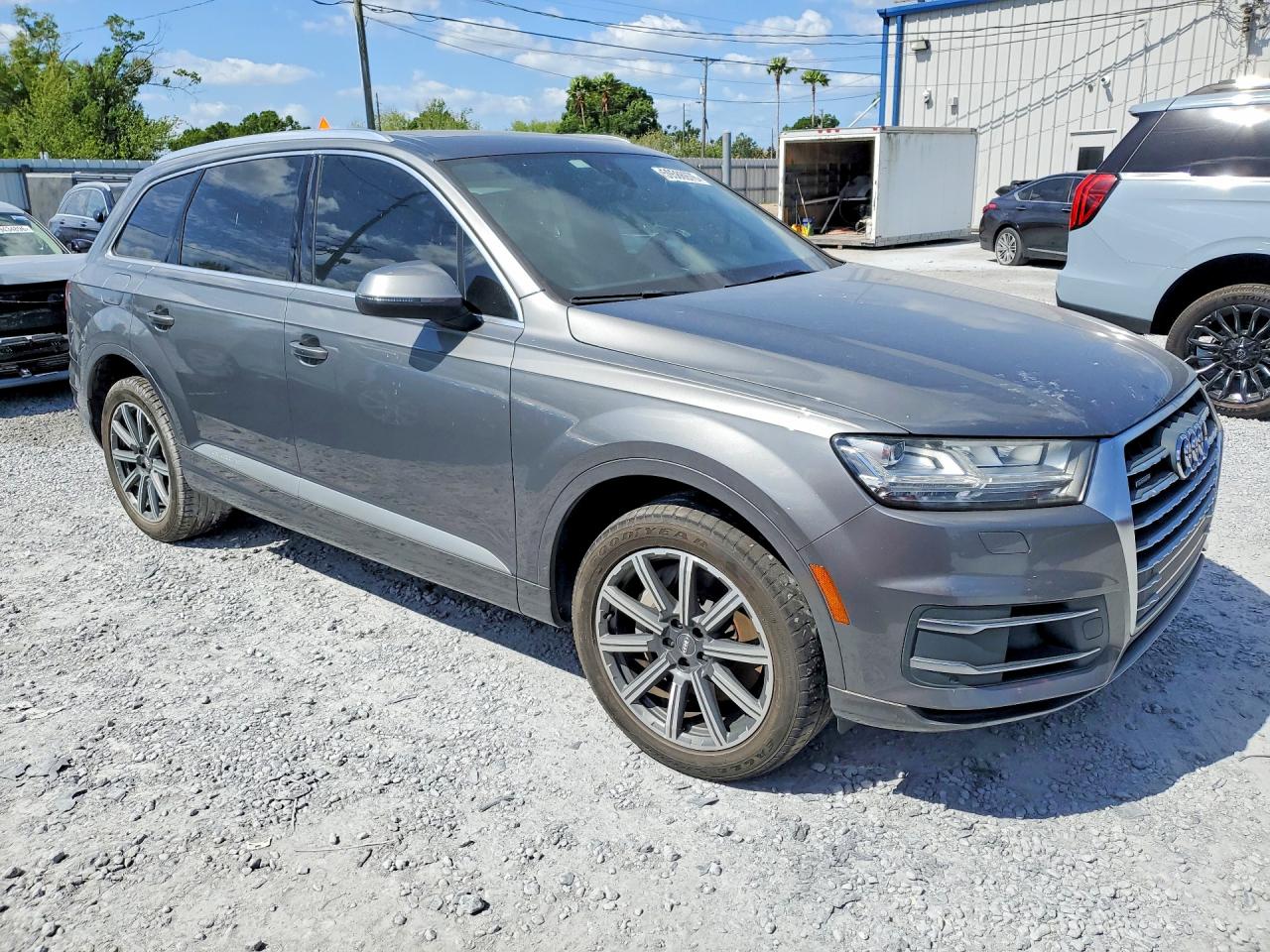 2017 AUDI Q7 quattro Premium Plus
