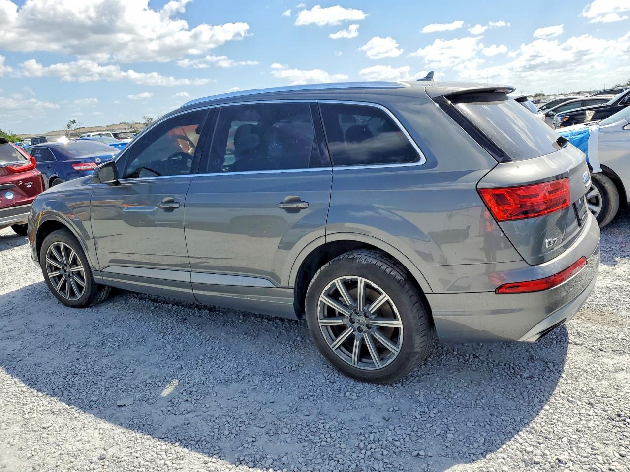 2017 AUDI Q7 quattro Premium Plus