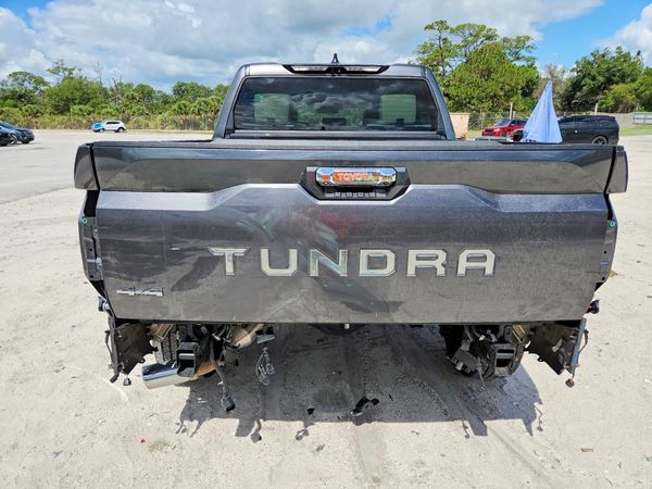 2024 TOYOTA TUNDRA Capstone