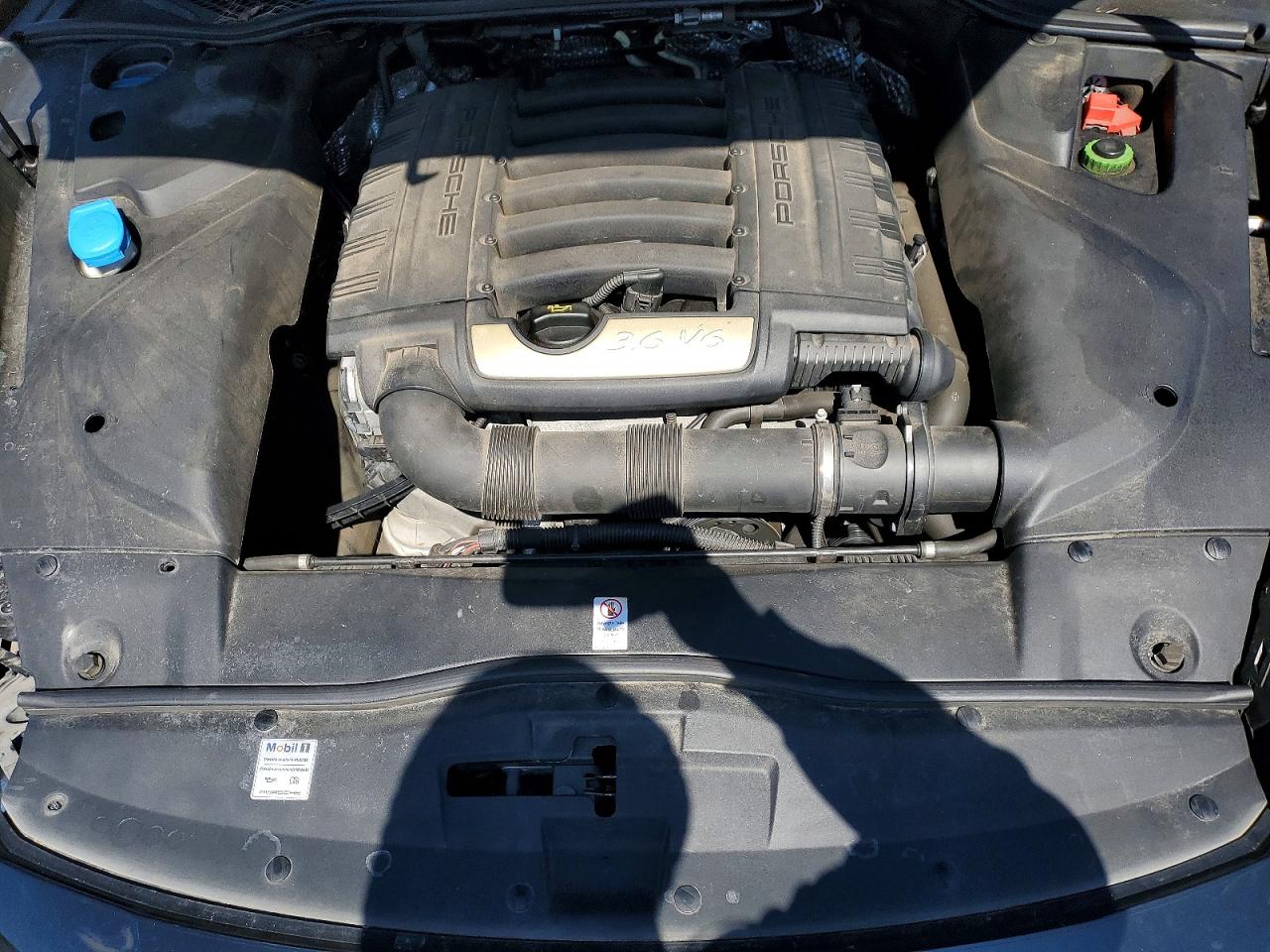 2017 PORSCHE CAYENNE
