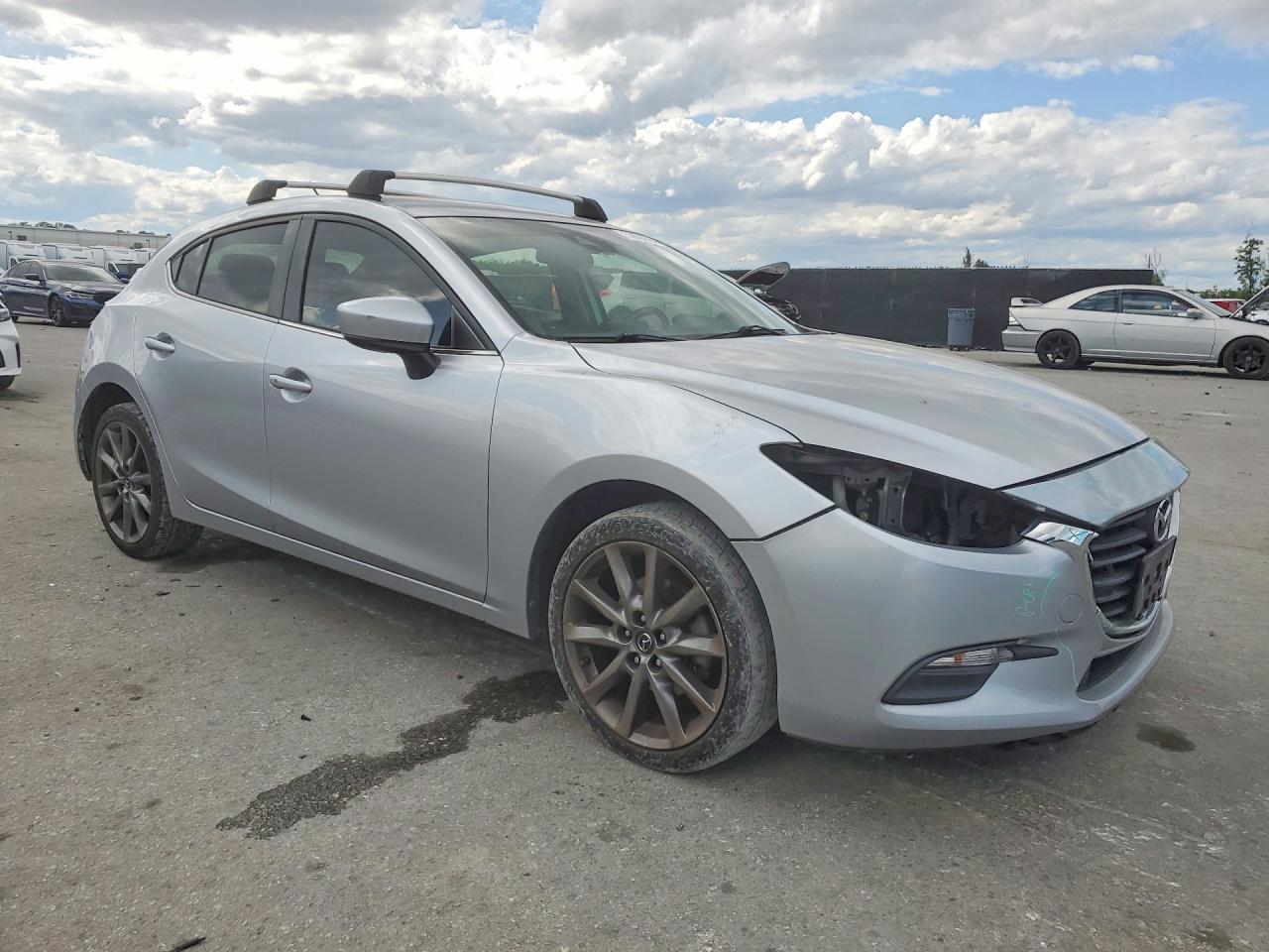 2018 MAZDA 3 Touring