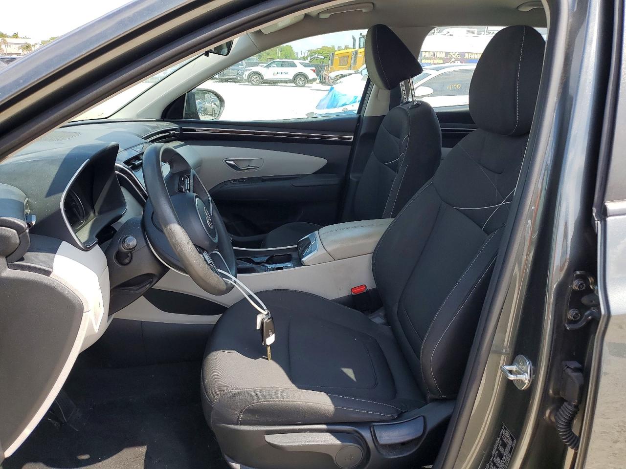 2023 HYUNDAI TUCSON SE