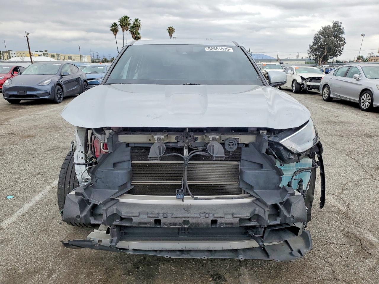 2022 TOYOTA HIGHLANDER LE