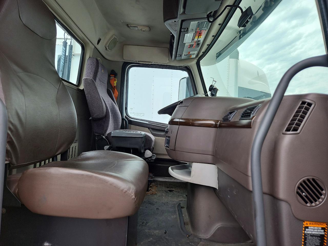 2016 VOLVO VNL