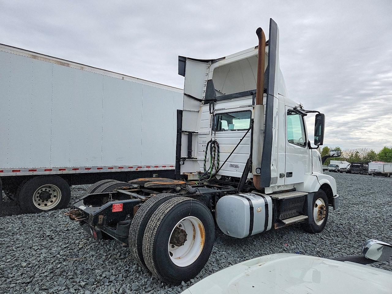 2016 VOLVO VNL