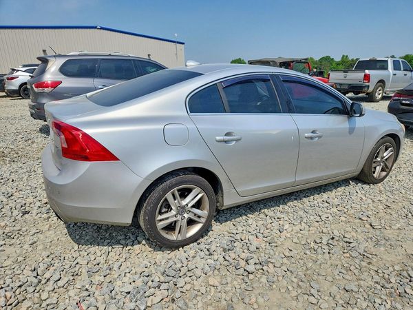 2015 VOLVO S60 Premier (non R design) — PSRA