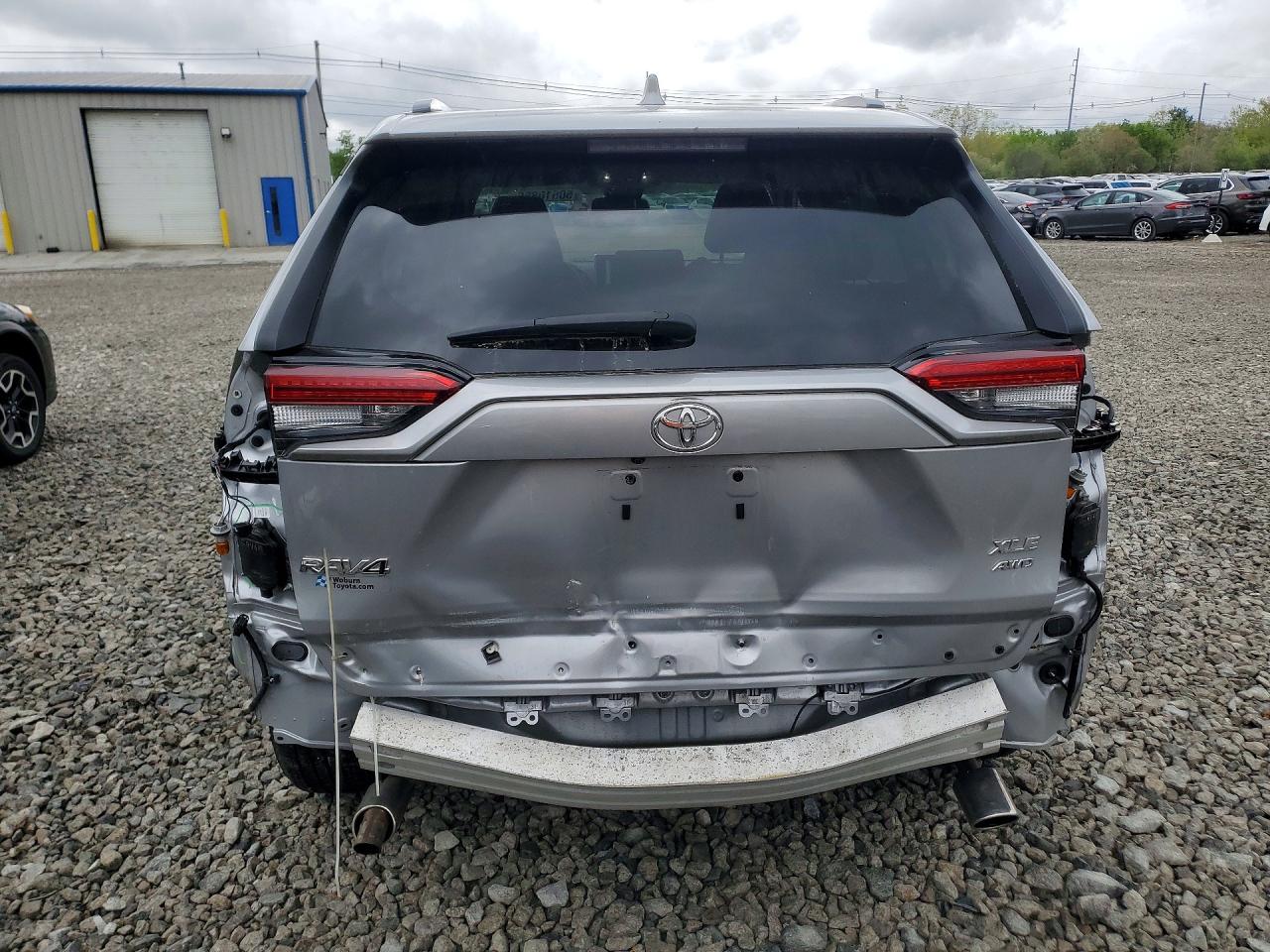 2024 TOYOTA RAV4 XLE