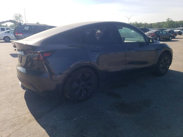 2025 TESLA MODEL Y