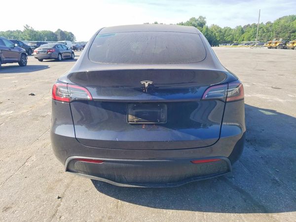 2025 TESLA MODEL Y