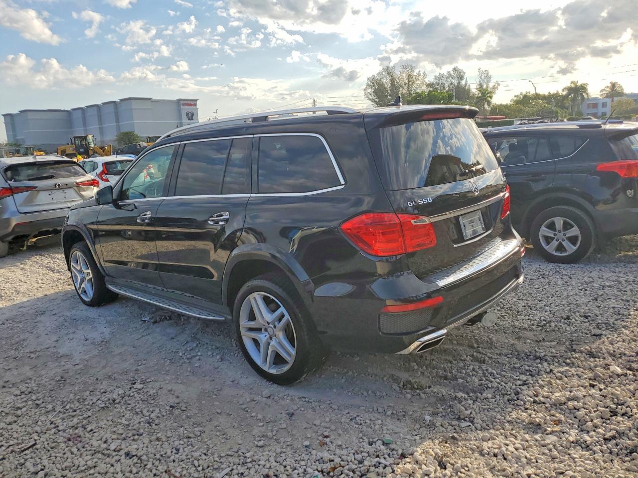 2015 MERCEDES-BENZ GL GL550 4MATIC