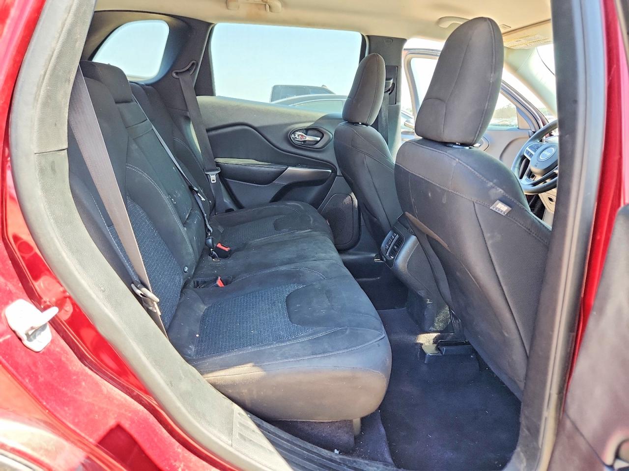 2019 JEEP CHEROKEE LATITUDE FWD