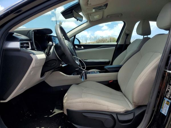 2022 KIA K5