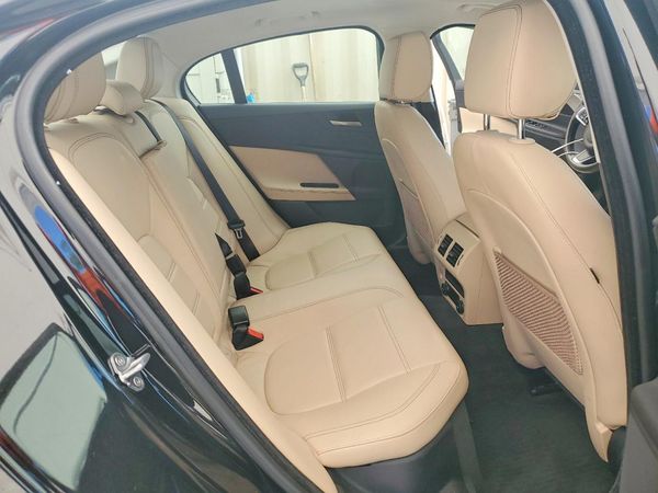 2018 JAGUAR XE Prestige