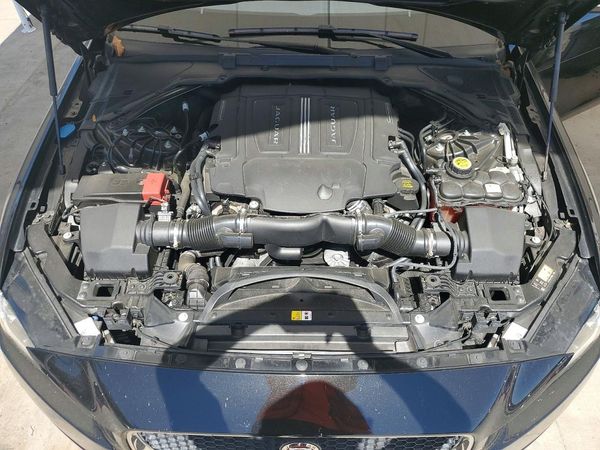 2018 JAGUAR XE Prestige