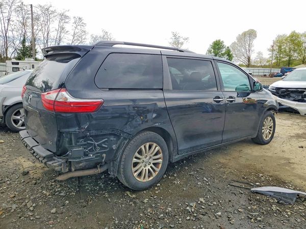 2016 TOYOTA SIENNA