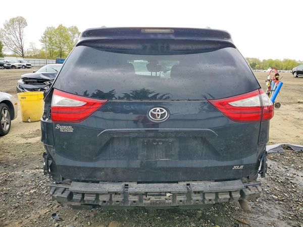 2016 TOYOTA SIENNA