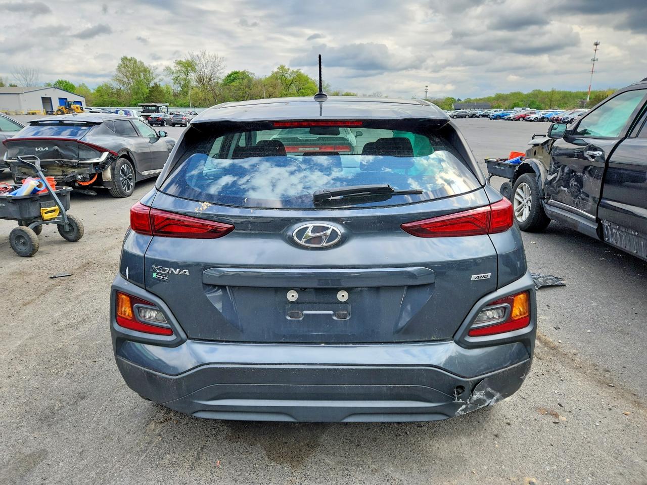 2021 HYUNDAI KONA SE