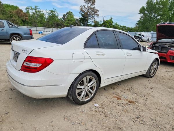 2014 MERCEDES-BENZ C C250