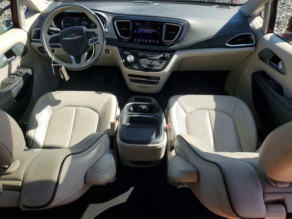 2017 CHRYSLER PACIFICA