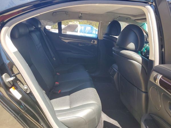 2016 LEXUS LS 460