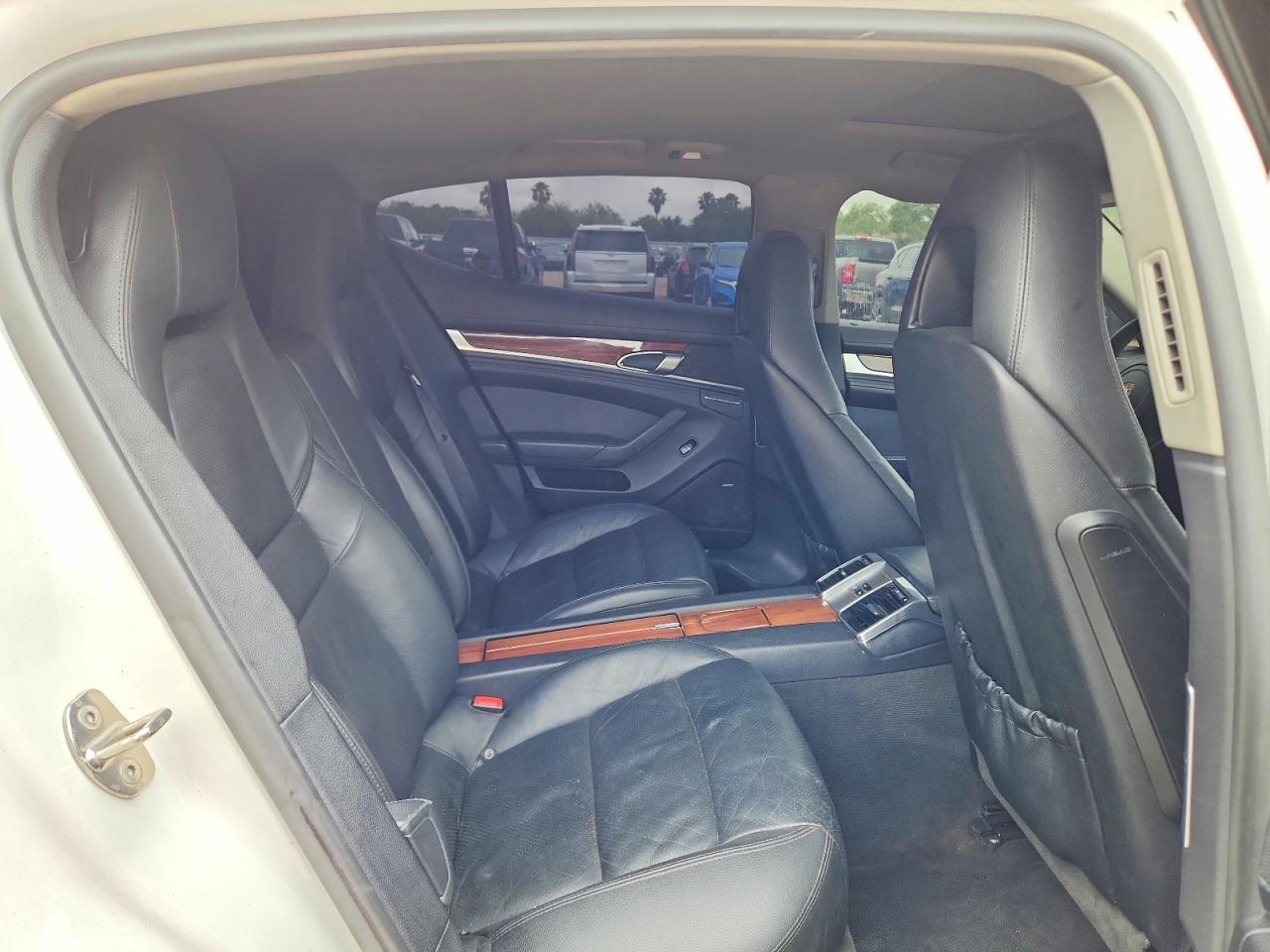 2011 PORSCHE PANAMERA Base (2WD), 4 (4WD)
