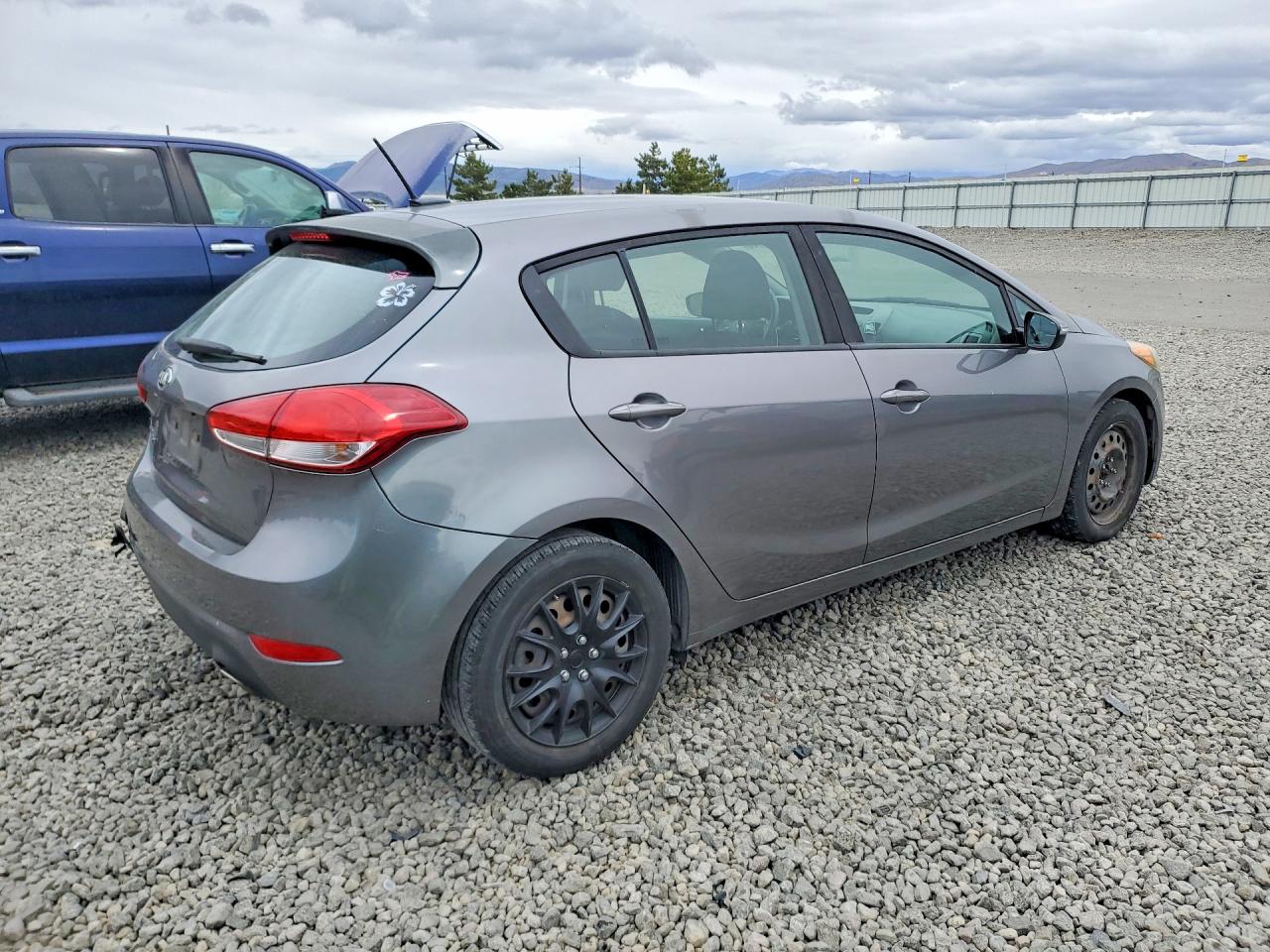 2016 KIA FORTE5 GL (Middle-Low Grade)