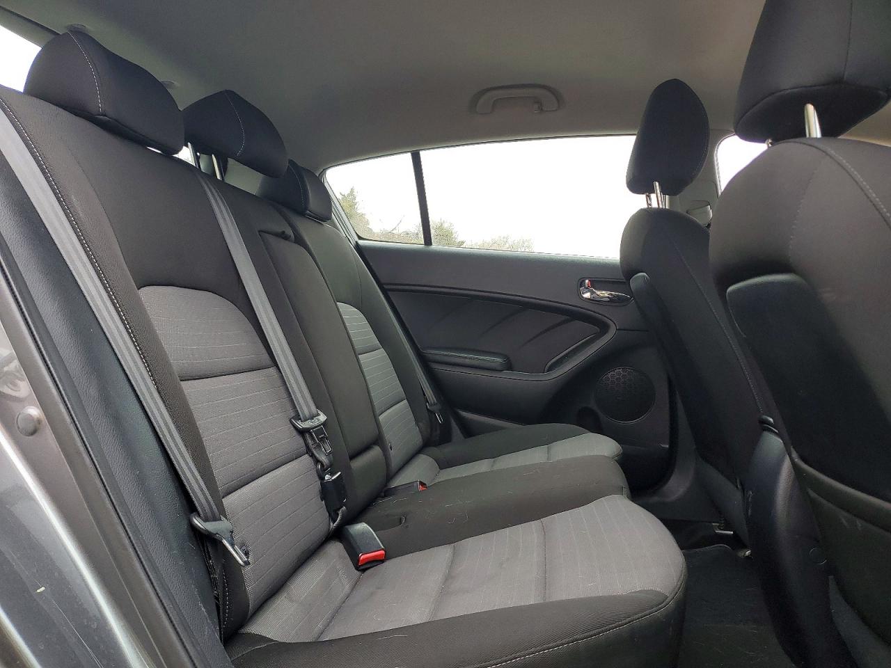 2016 KIA FORTE5 GL (Middle-Low Grade)