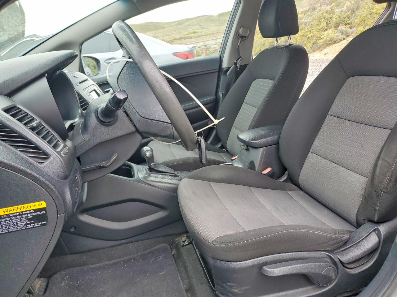 2016 KIA FORTE5 GL (Middle-Low Grade)