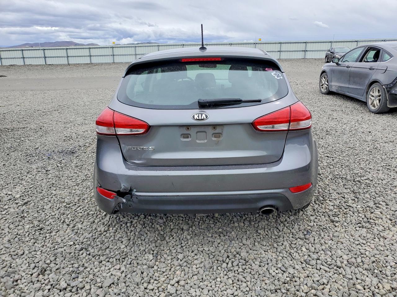 2016 KIA FORTE5 GL (Middle-Low Grade)