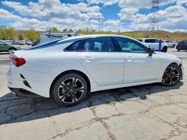 2022 KIA K5 GT-Line