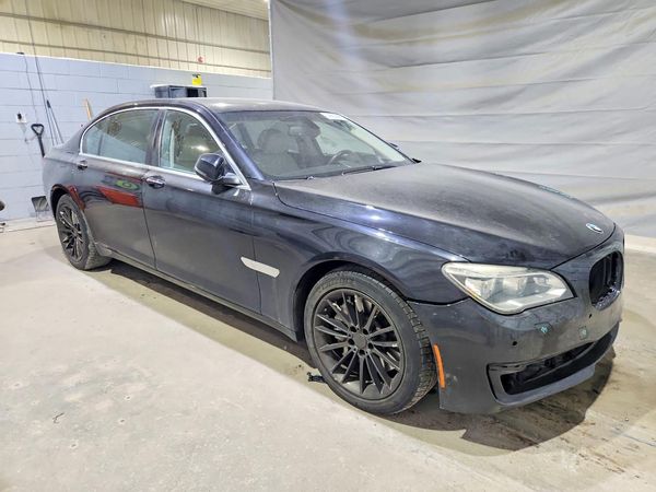 2013 BMW 750