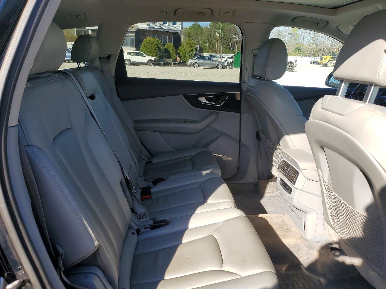 2017 AUDI Q7 quattro Premium Plus