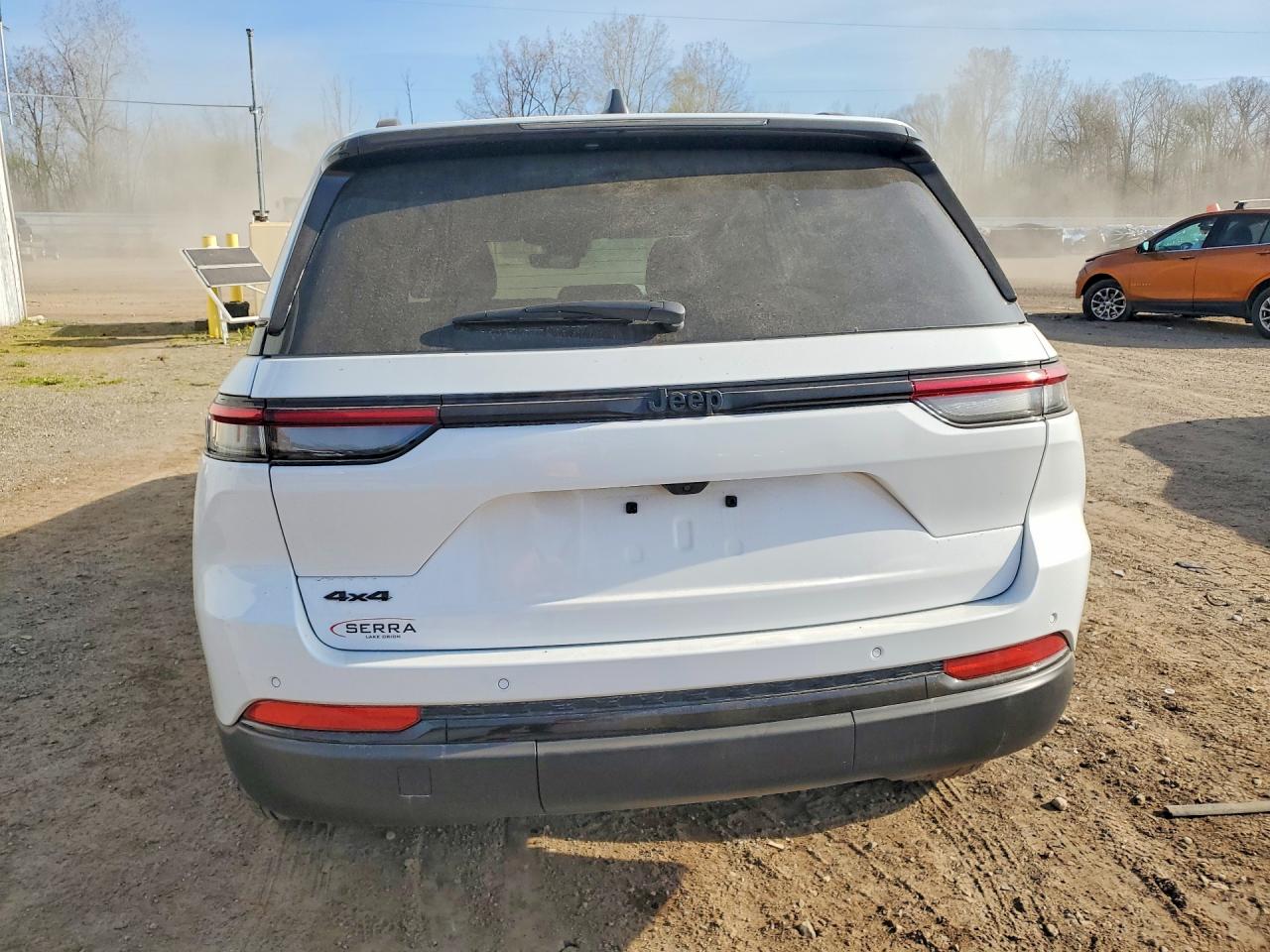 2025 JEEP GRAND CHEROKEE Laredo, Altitude