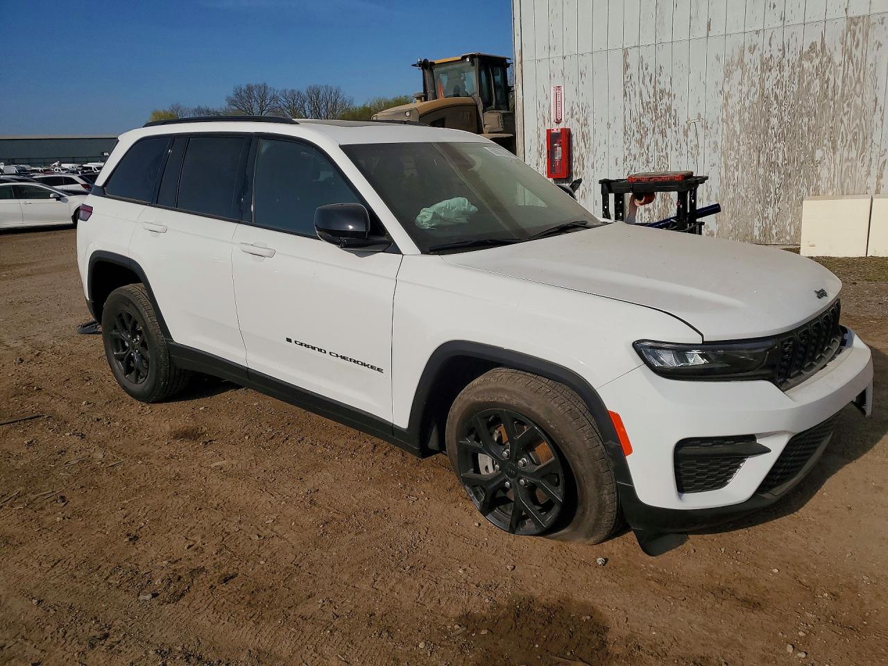 2025 JEEP GRAND CHEROKEE Laredo, Altitude