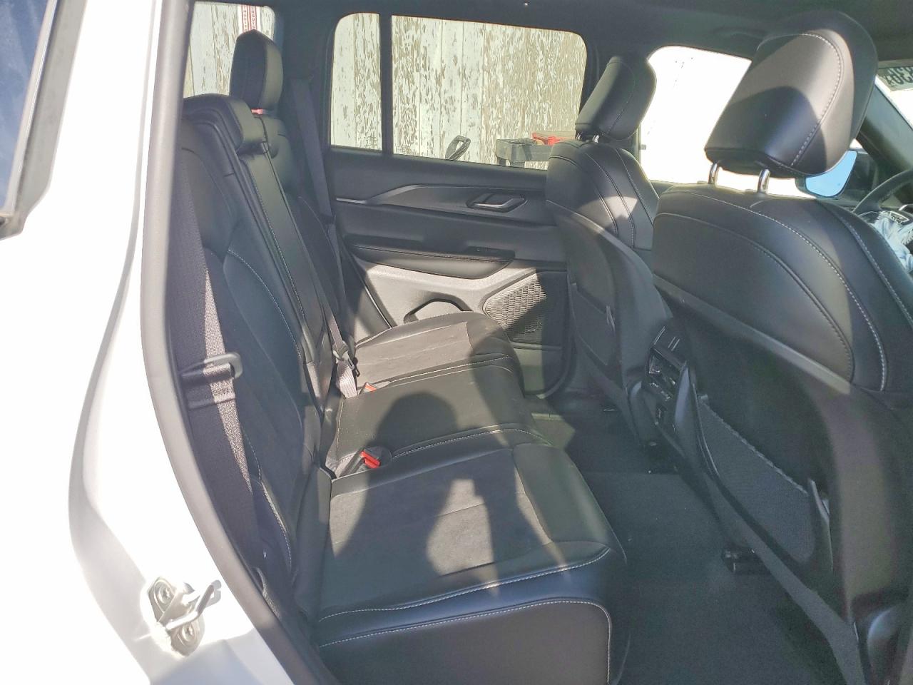 2025 JEEP GRAND CHEROKEE Laredo, Altitude