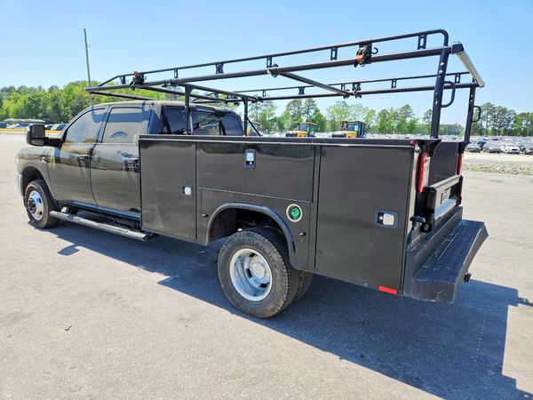 2024 RAM 3500 CREW CAB CHASSIS 4X4