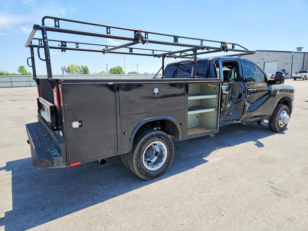 2024 RAM 3500 CREW CAB CHASSIS 4X4