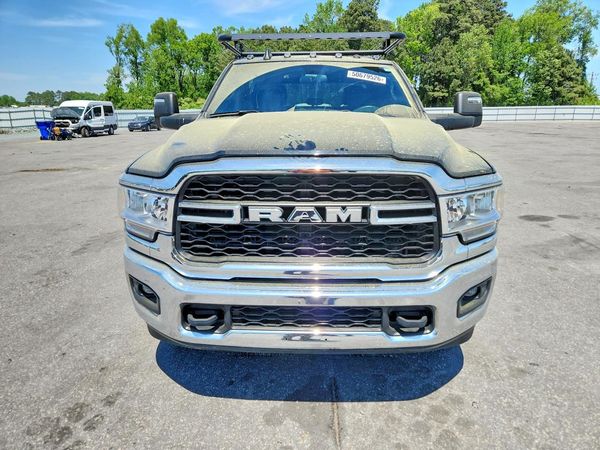 2024 RAM 3500 CREW CAB CHASSIS 4X4