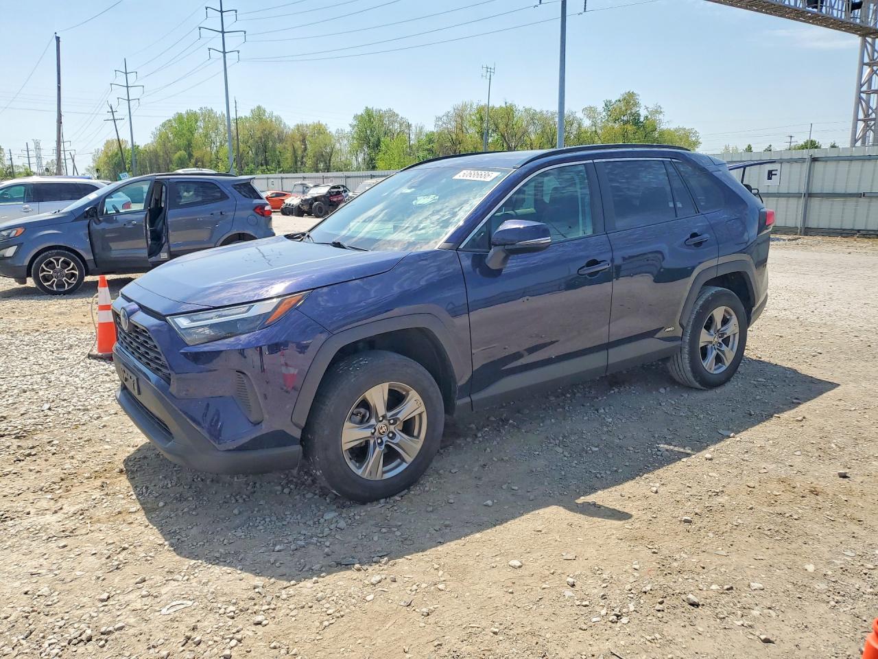 2024 TOYOTA RAV4 HYBRID XLE