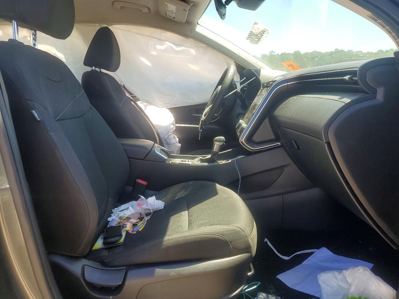 2022 HYUNDAI TUCSON SE
