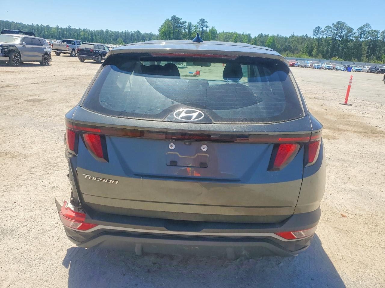 2022 HYUNDAI TUCSON SE